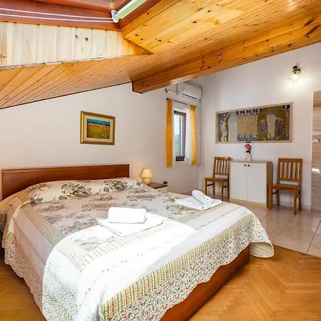 Lido Gostinjska kuća