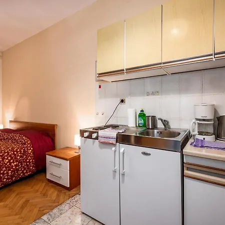 Gostinjska kuća Lido 3*