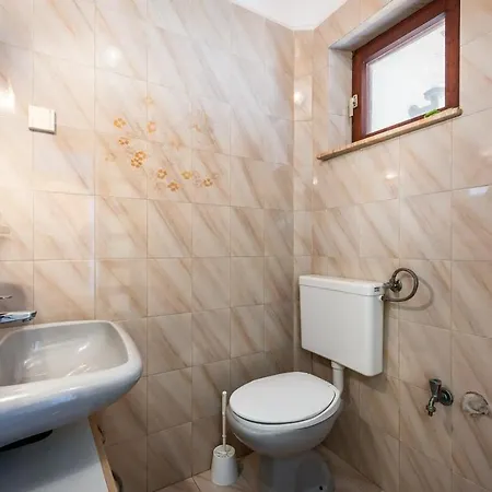 Lido Gostinjska kuća