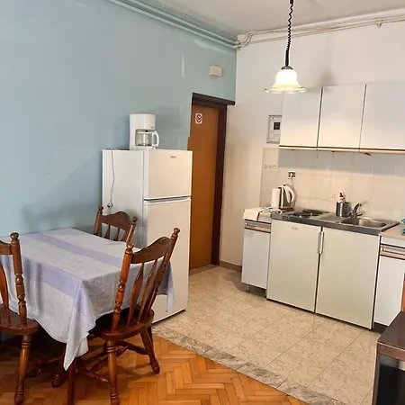 Gostinjska kuća Lido 3*