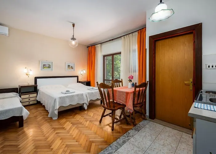 Lido Gostinjska kuća 3*