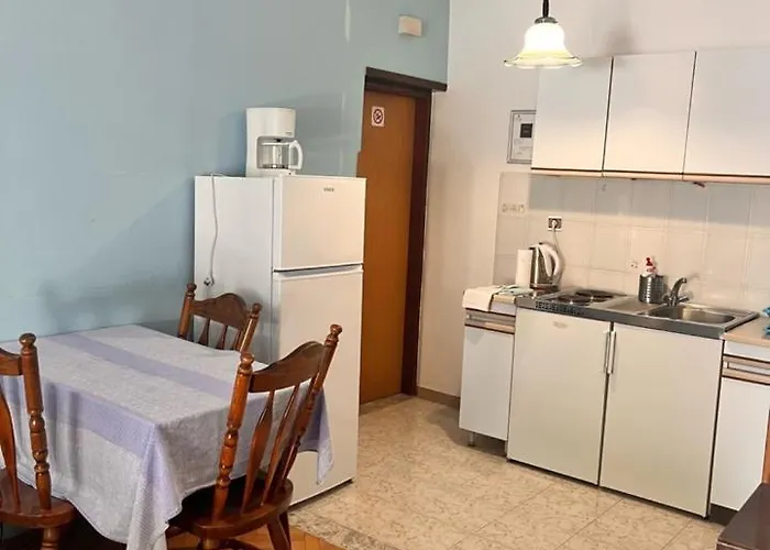 Gostinjska kuća Lido 3*